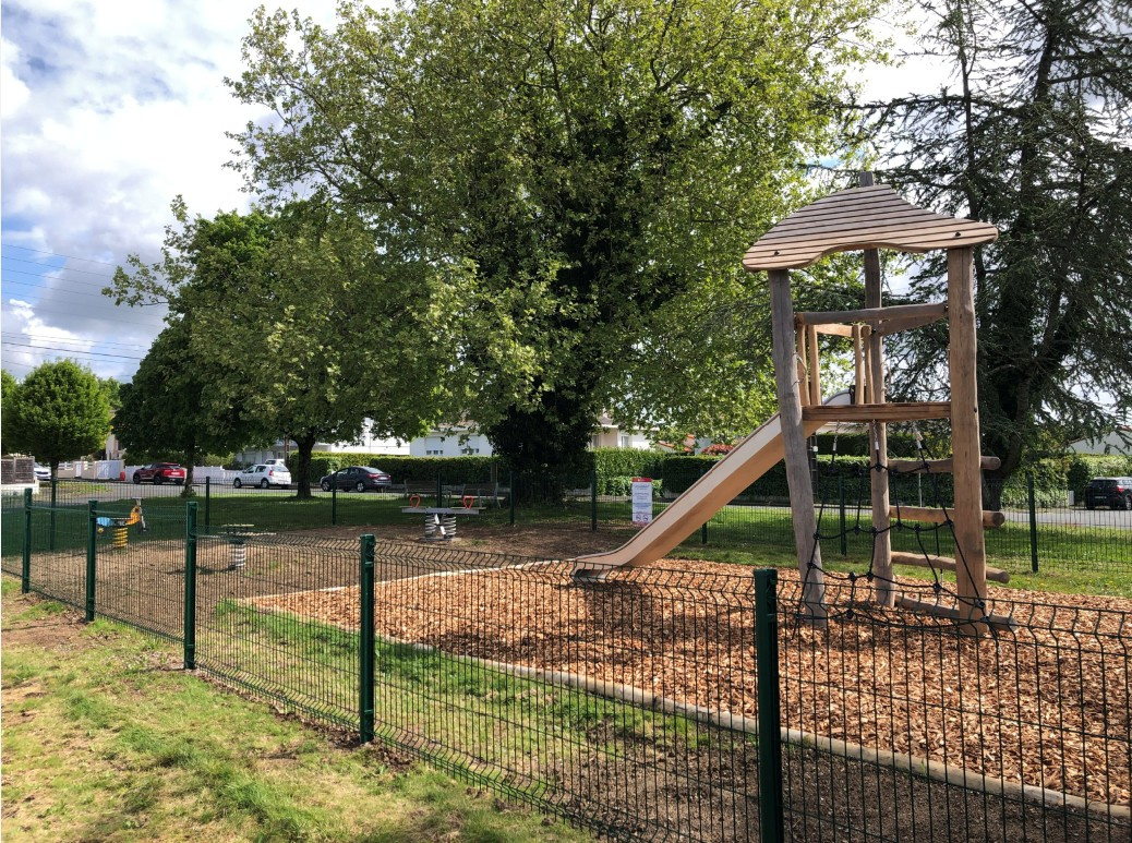 Image d'illustration pour : Une aire de jeux nouvelle